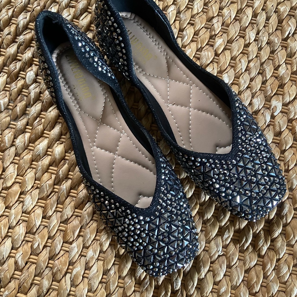 Elegant Black Studded Women's Flats